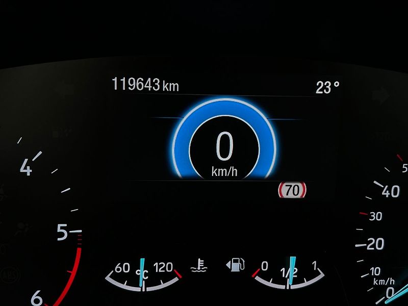 Ford Focus (2021) 1.5TDCi TITANIUM  88kW - fotka 29 z 49