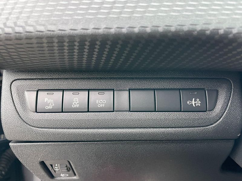 Peugeot 2008 (2014) 1.6HDi Klima! - fotka 26 z 28