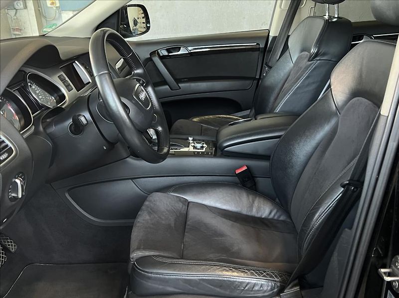 Audi Q7 3,0 TDi QUATTRO 7-MÍST - fotka 10 z 34