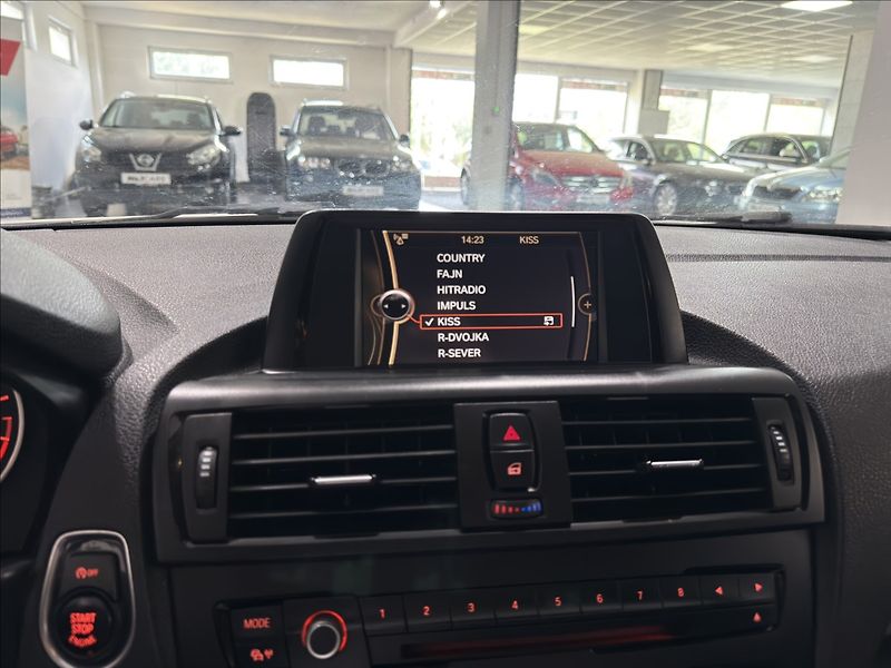 BMW Řada 1 1,6   116i BI-XEN LED SPORT - fotka 14 z 33