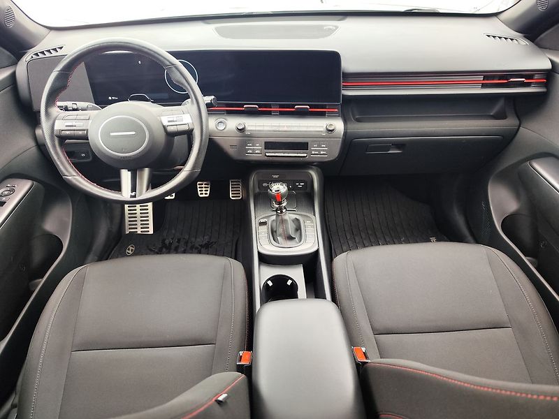 Hyundai Kona 1.6 T-GDi/146kW N-Line - fotka 14 z 36