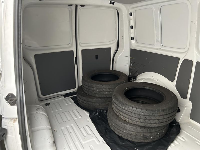 Volkswagen Transporter 2.0 TDI - fotka 22 z 23