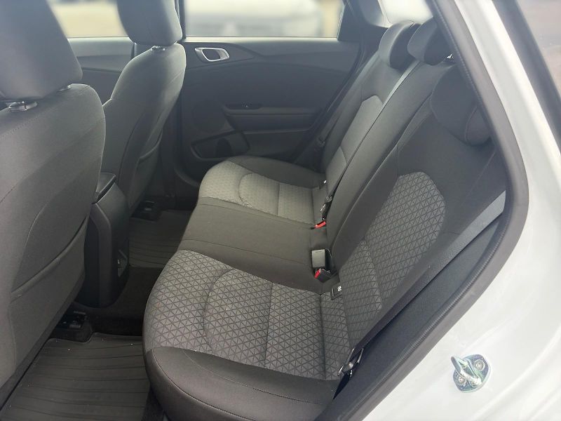 Kia Ceed (2024) SPIN 1.0T-GDI 74kW CZ DPH - fotka 8 z 11