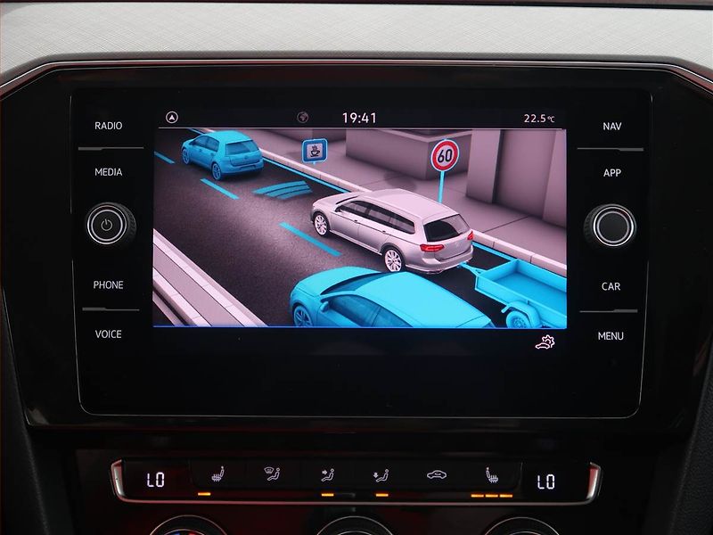 Volkswagen Passat (2020) 2.0 TDI, Automat, Navi - fotka 22 z 28