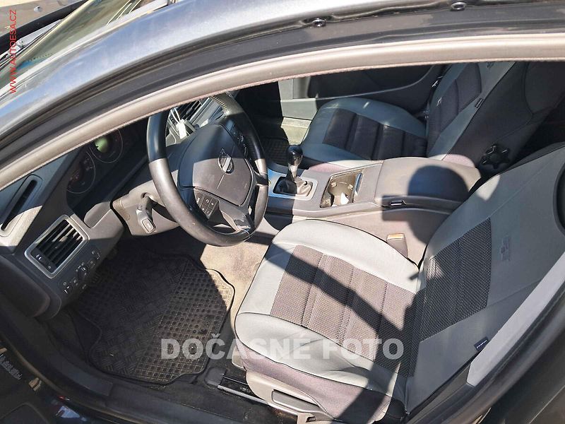 Volvo V70 (2009) 2.0d, AC, TZ, park.asist - fotka 3 z 3