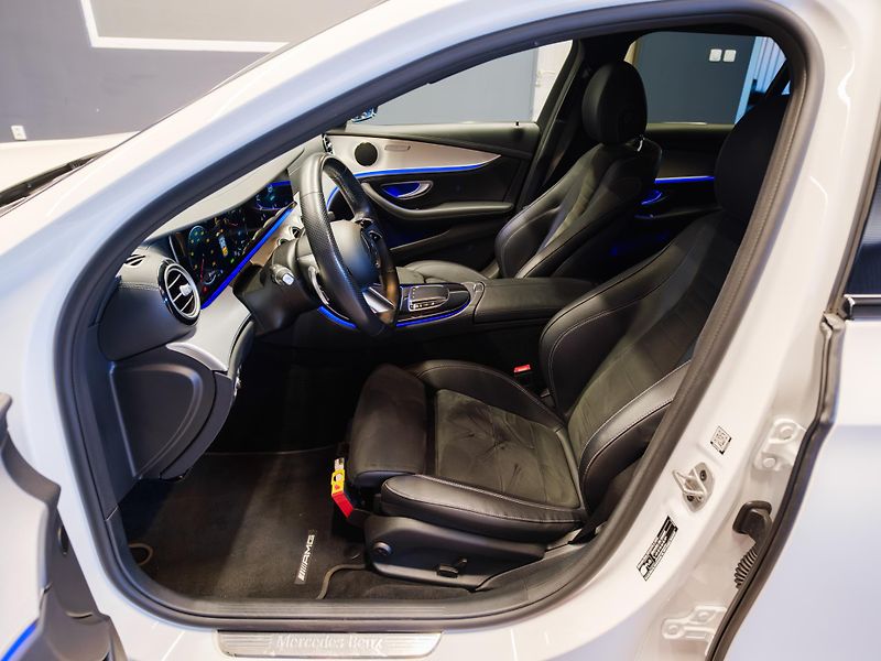 Mercedes-Benz Třídy E 300de 4MATIC AMG Line, DPH - fotka 16 z 34