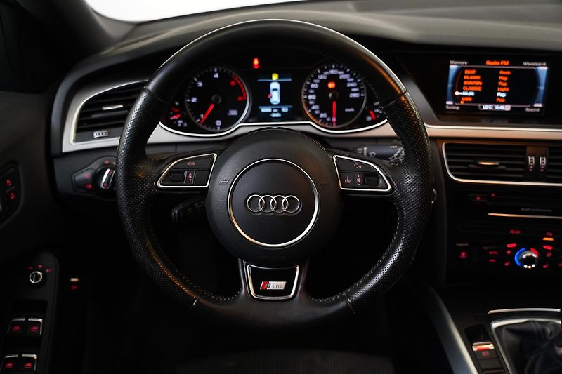 Audi A4 - fotka 17 z 25