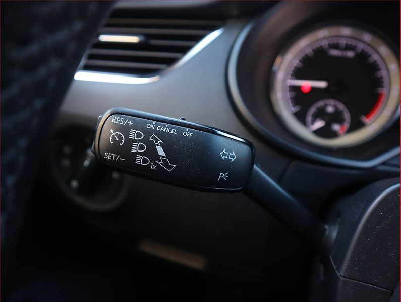 Škoda Octavia (2017) 2.0 TDI, Tempomat - fotka 17 z 18