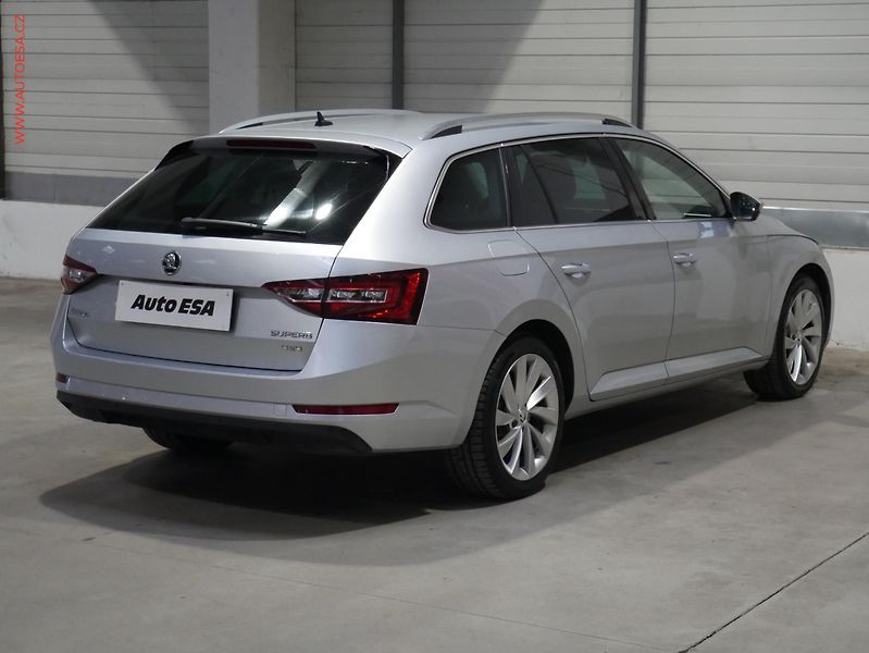 Škoda Superb (2018) 2.0TDi 4x4, ČR, DSG, bixen - fotka 4 z 23