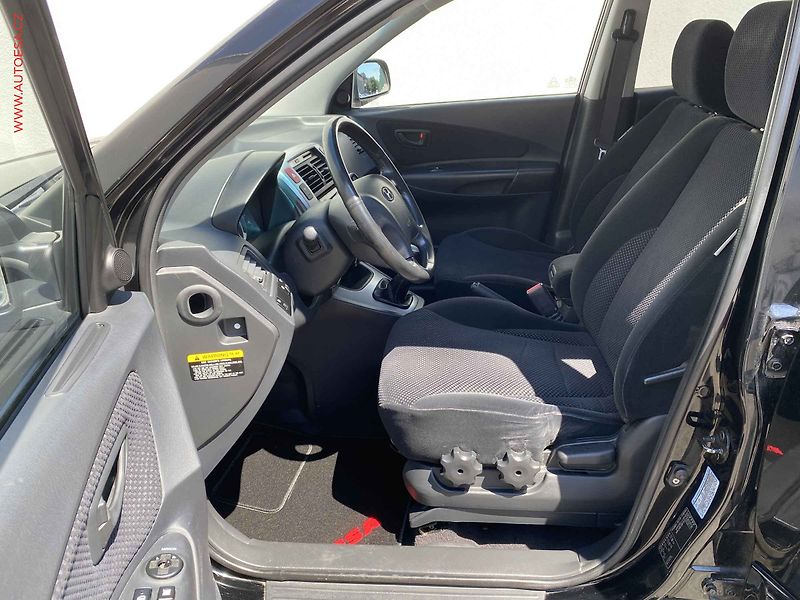 Hyundai Tucson (2008) 2.0 CVVT, Style, AC, TZ - fotka 9 z 15