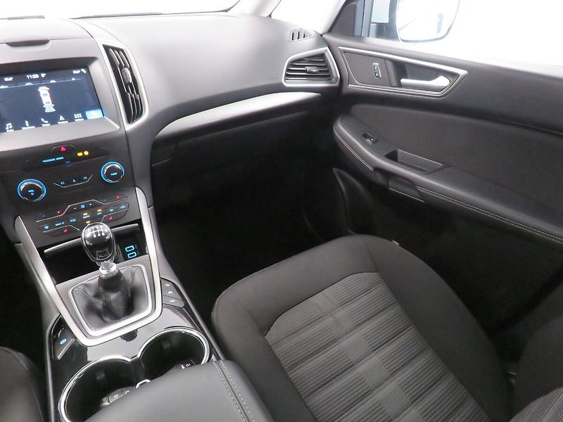 Ford Galaxy - fotka 15 z 24