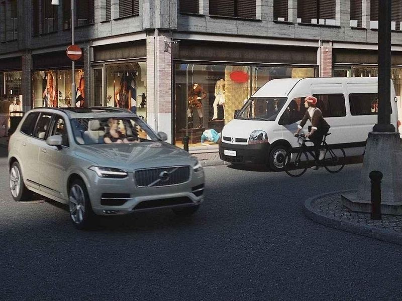 Volvo chce propojit cyklistické helmy s automobily.