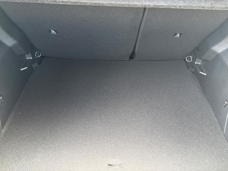 Peugeot 2008 STYLE PureTech 100 S&S MAN6 - fotka 8 z 22
