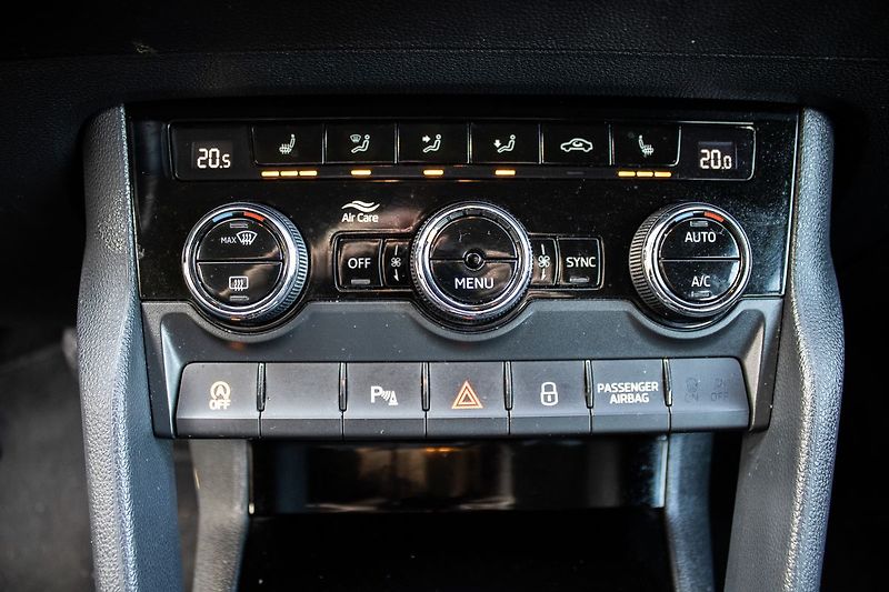 Škoda Karoq 1.0 TSI DSG, tažné - fotka 29 z 38