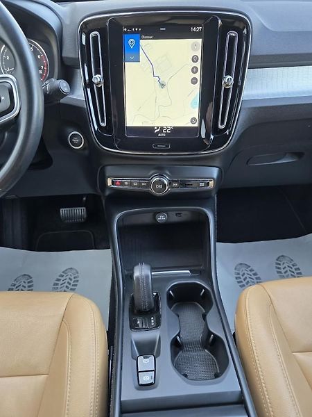 Volvo XC40 - fotka 14 z 43