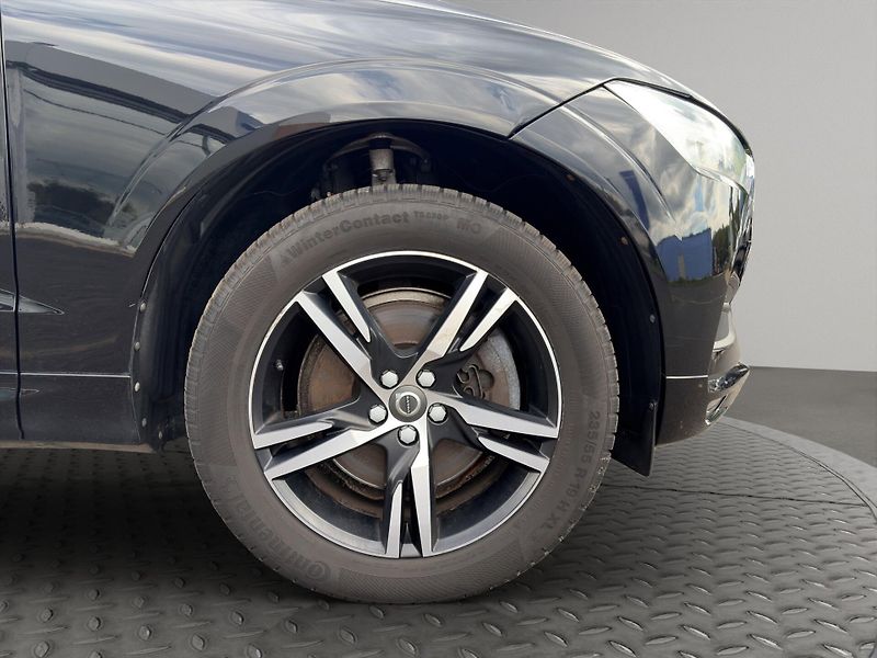 Volvo XC60 (2020) Momentum Pro B4 4x4 1.majitel - fotka 23 z 30