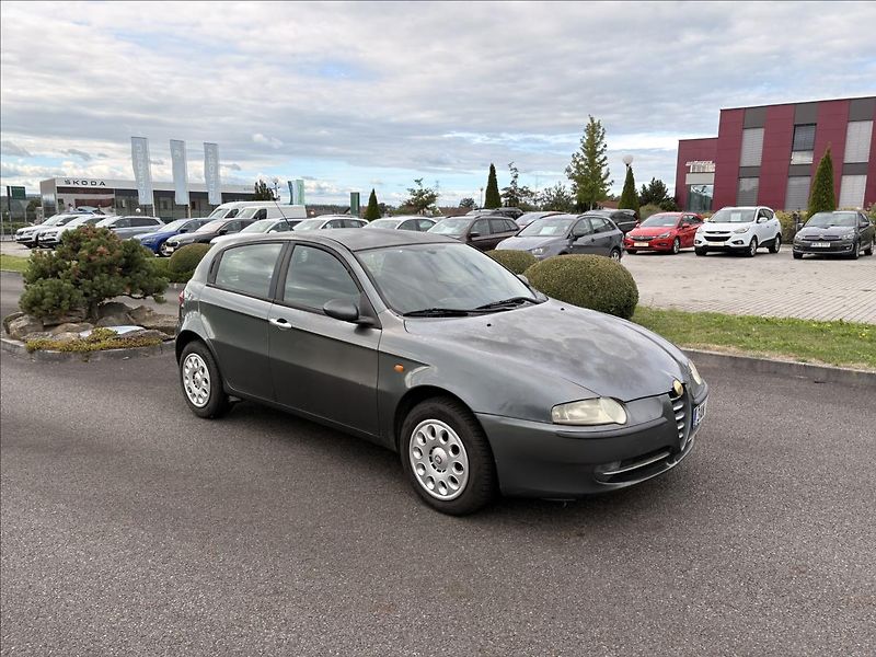 Alfa Romeo 147 1,9 JTD 85kW - fotka 8 z 21