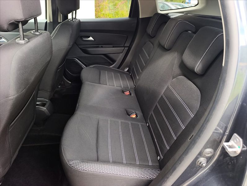 Dacia Duster 1,6 SCe Aut.klima, Kamera,Navi - fotka 21 z 36