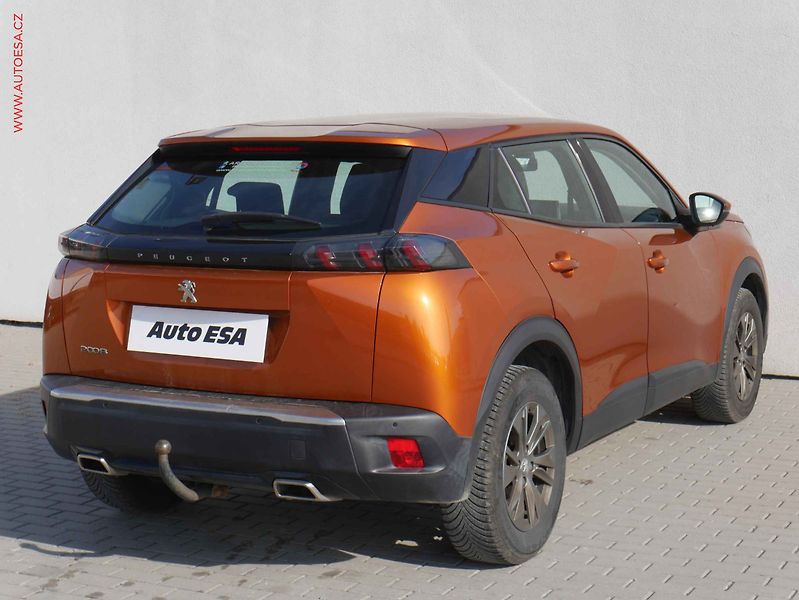 Peugeot 2008 (2020) 1.2PT, ČR, AC, TZ, LED - fotka 4 z 16