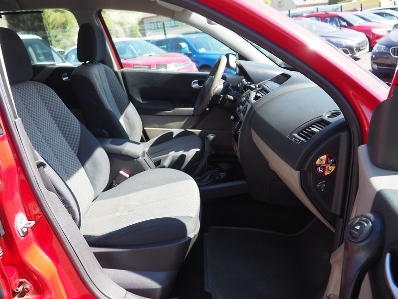 Renault Mégane (2004) 1.5 DCI - fotka 18 z 26