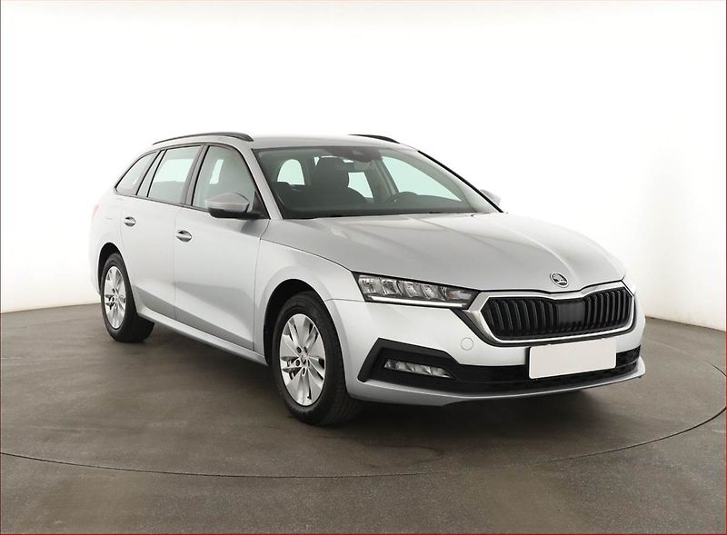 Škoda Octavia (2022) Ambition 2.0 TDI, ČR,1.maj - fotografie inzerátu