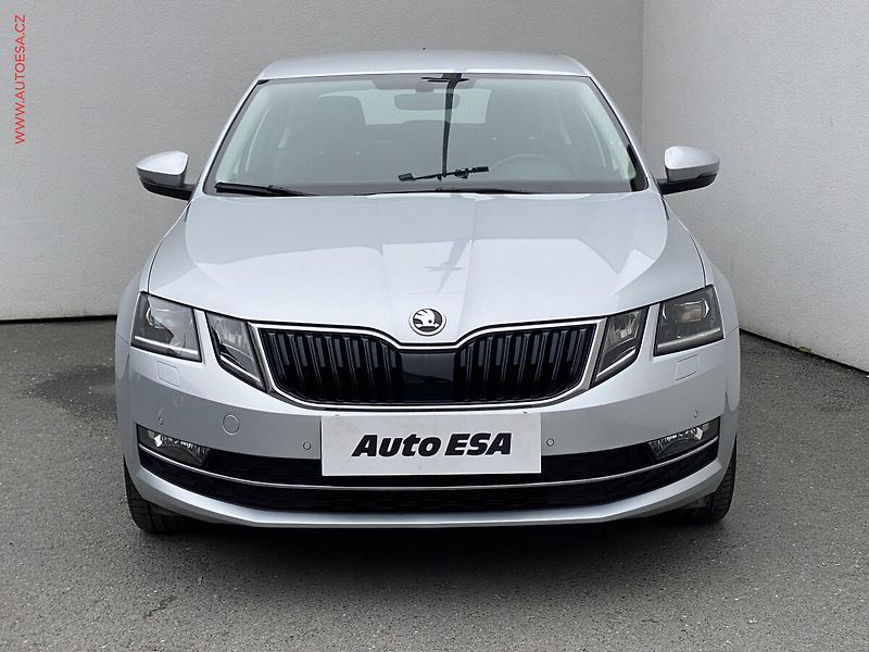 Škoda Octavia (2018) 1.6 TDi, 2.maj,ČR, Style - fotka 2 z 18