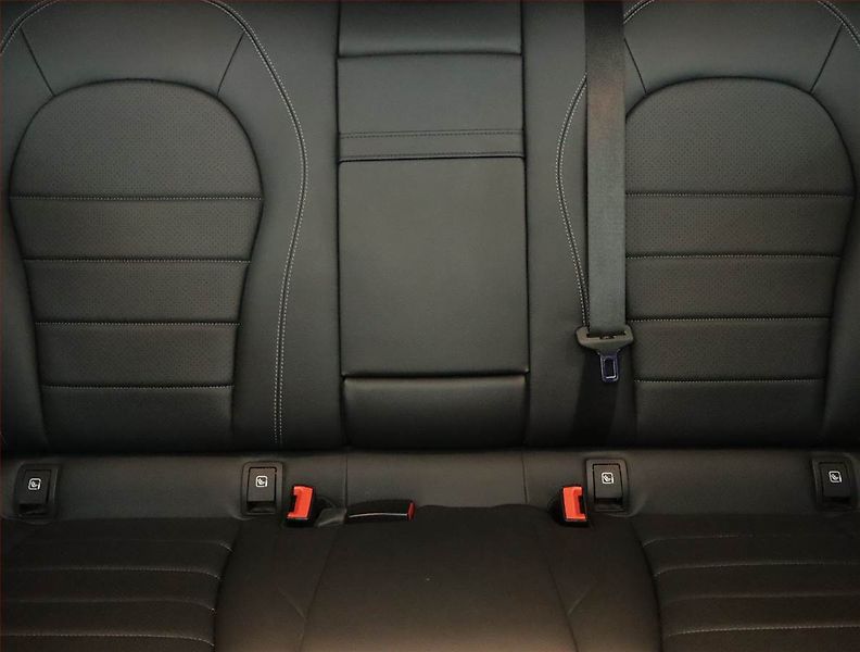 Mercedes-Benz EQC (2022) 400 4MATIC, SoH 95% - fotka 10 z 21