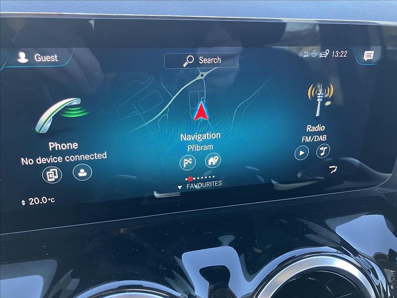 Mercedes-Benz Třídy B 1,3 Distronic Pano CarPlay - fotka 19 z 23