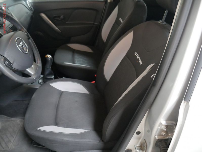 Dacia Sandero (2013) 1.5dCi, AC, tempo - fotka 9 z 21