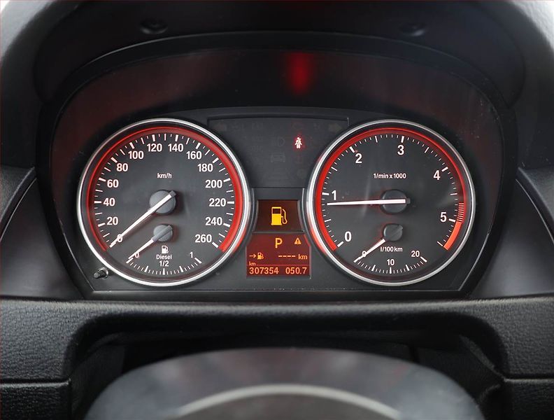 BMW X1 (2009) xDrive20d, 4X4, Automat - fotka 9 z 15