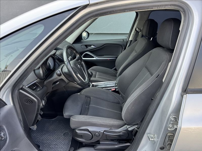 Opel Zafira 1,6 CDTi 100kW TOURER tažné - fotka 23 z 50