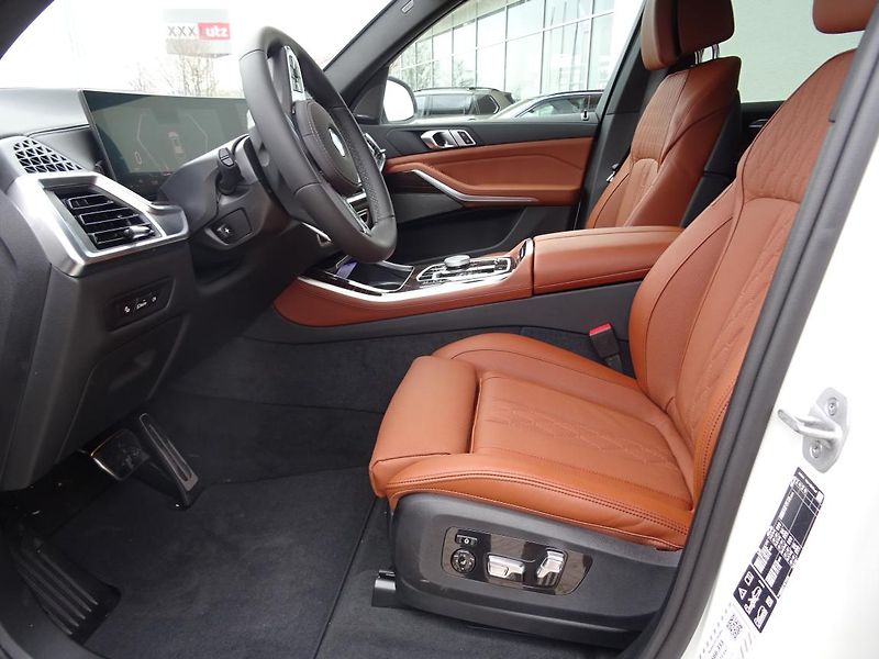 BMW X5 xDrive30d - fotka 2 z 7