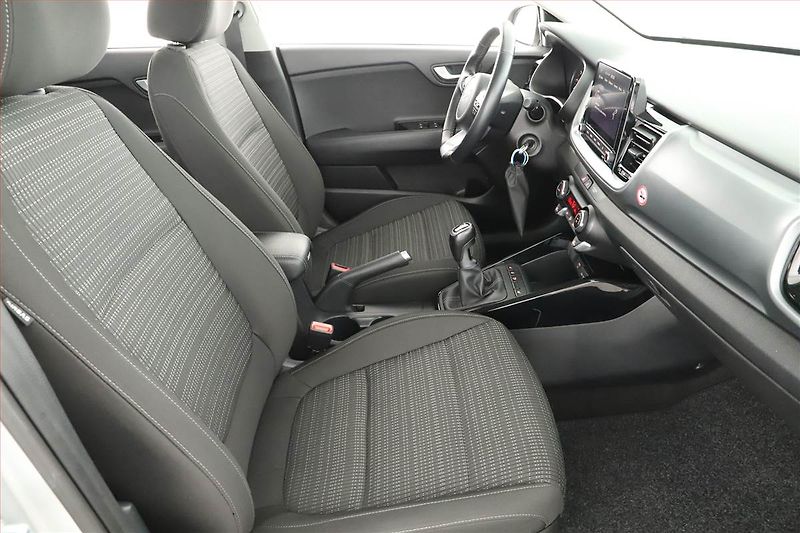 Kia Stonic (2023) Exclusive 1.0 T-GDI, EXCLUSIVE - fotka 9 z 21