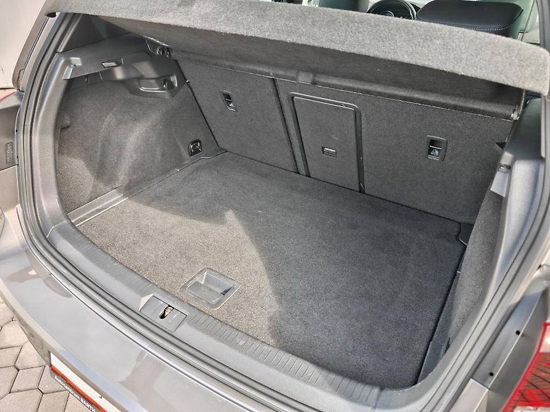 Volkswagen Golf R  4M 2,0TSi - fotka 24 z 24