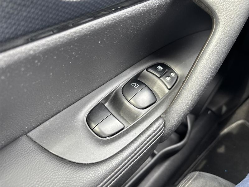 Nissan X-Trail 1,6 D PLNÝ SERVIS 360° PANORAM - fotka 28 z 44