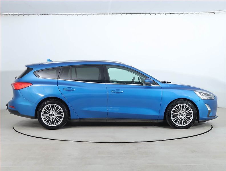 Ford Focus (2019) 2.0 EcoBlue, Automat, Navi - fotka 6 z 22