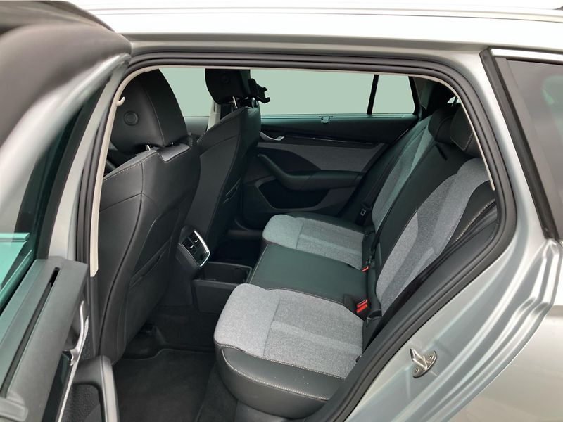 Škoda Octavia 2.0TDI 110 kW DSG TOP SELECTIO - fotka 12 z 30