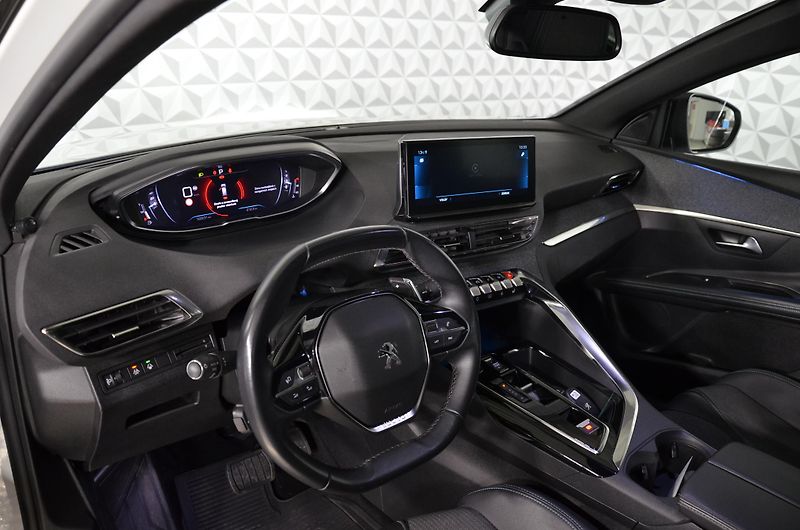 Peugeot 5008 (2023) - fotka 9 z 22