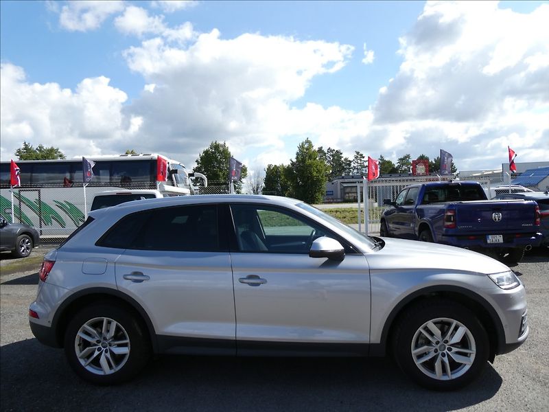Audi Q5 2,0 TDi 120kW quattro,po servi - fotka 12 z 46