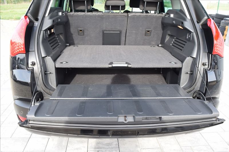 Peugeot 3008 1,6 i 88KW ALU NAVI PANORAMA - fotka 16 z 50