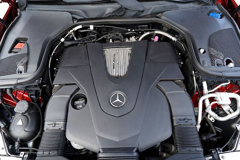 Mercedes-Benz Třídy E E 400 AMG 4Matic+,Burmester - fotka 10 z 43