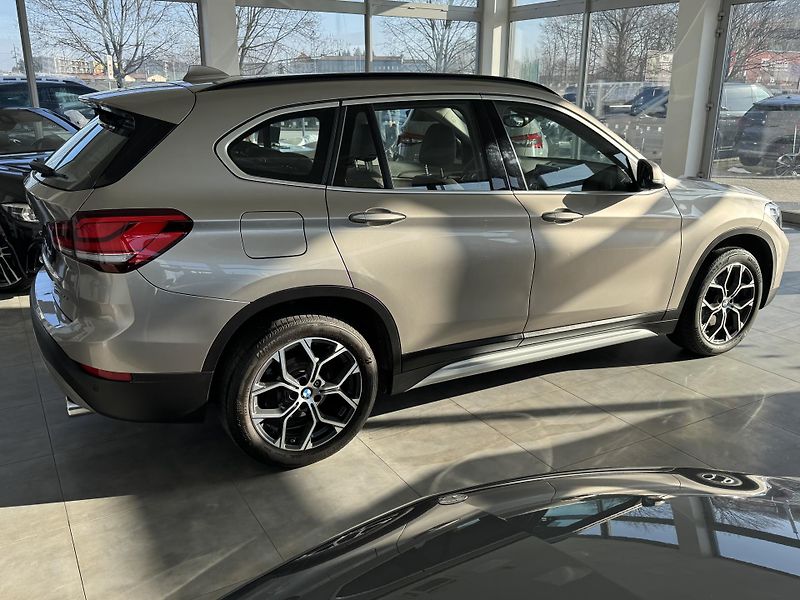 BMW X1 (2020) xDrive 18d X-LINE LED NAVI  - fotka 8 z 31