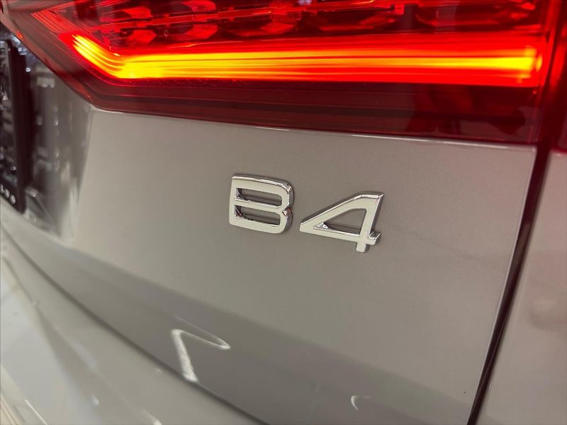 Volvo V60 (2025) 2,0 B4 FWD Plus Dark 5418 - fotka 15 z 15