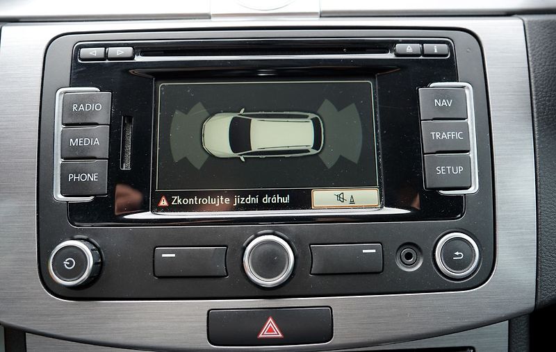 Volkswagen Passat 2.0 TDI DSG 140PS/navigace - fotka 30 z 32