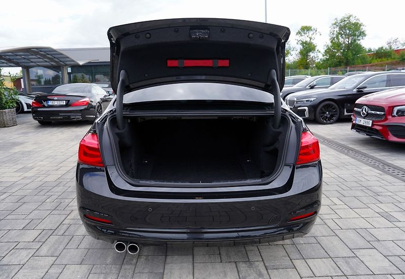 BMW Řada 3 320d automat/EfficientDynamic/ - fotka 11 z 39