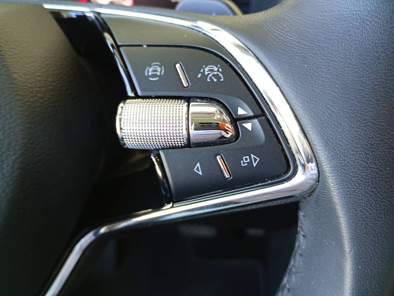 Škoda Karoq (2021) 1.5 TSI Style DSG PANORAMA LED - fotka 14 z 35