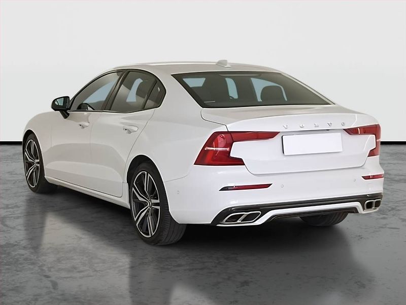 Volvo S60 (2019) R-Design T5 - fotka 4 z 24