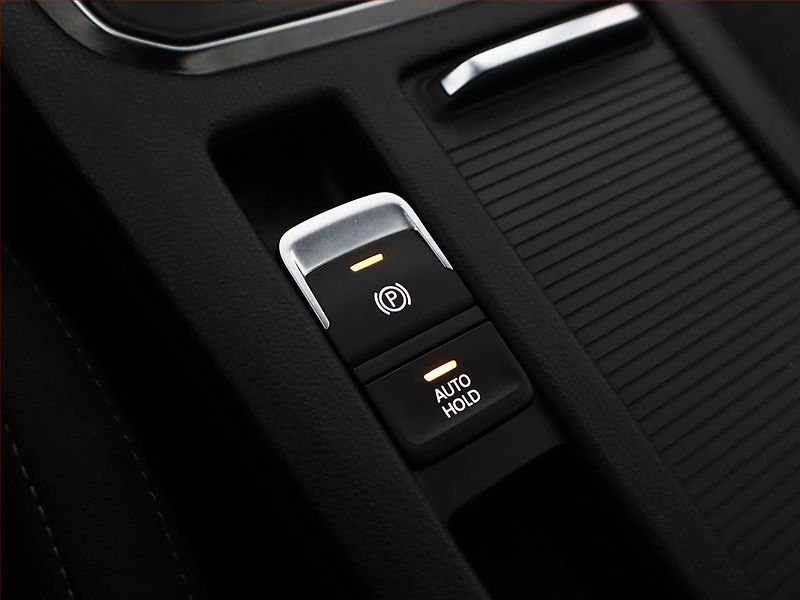 Volkswagen Passat (2019) 1.5 TSI, Tempomat - fotka 16 z 24