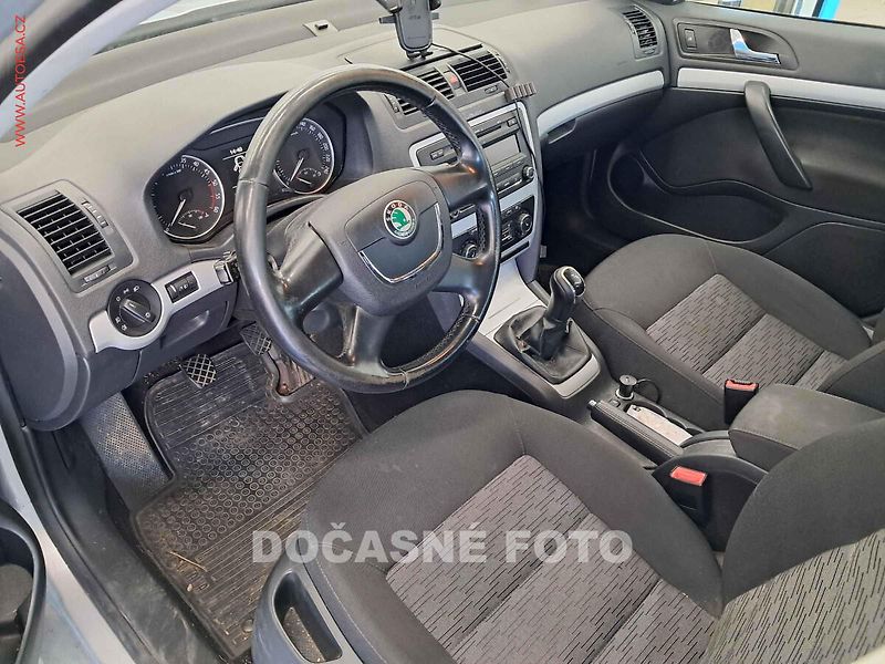 Škoda Octavia (2011) 1.6TDi, ČR, servis.kniha, AC - fotka 3 z 3