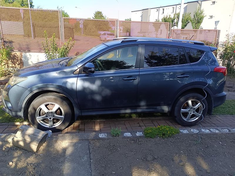 Toyota RAV4 (2013) - fotka 3 z 7